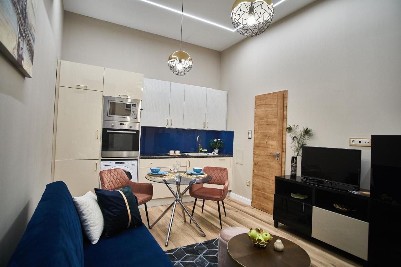 W18 Design Apartments - Budapest Downtown ภายนอก รูปภาพ
